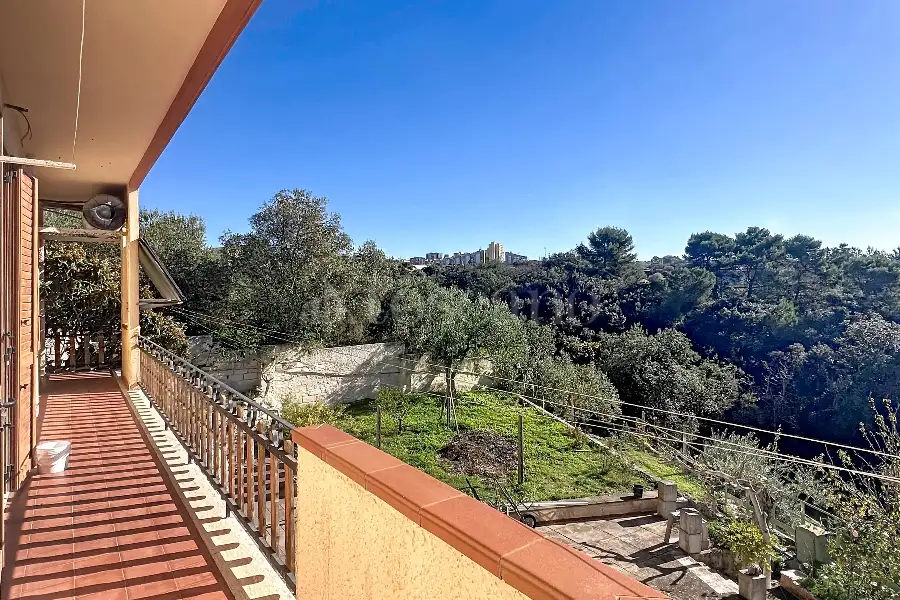 Villa in vendita di 630 mq a €670.000 (rif. 195/2025)