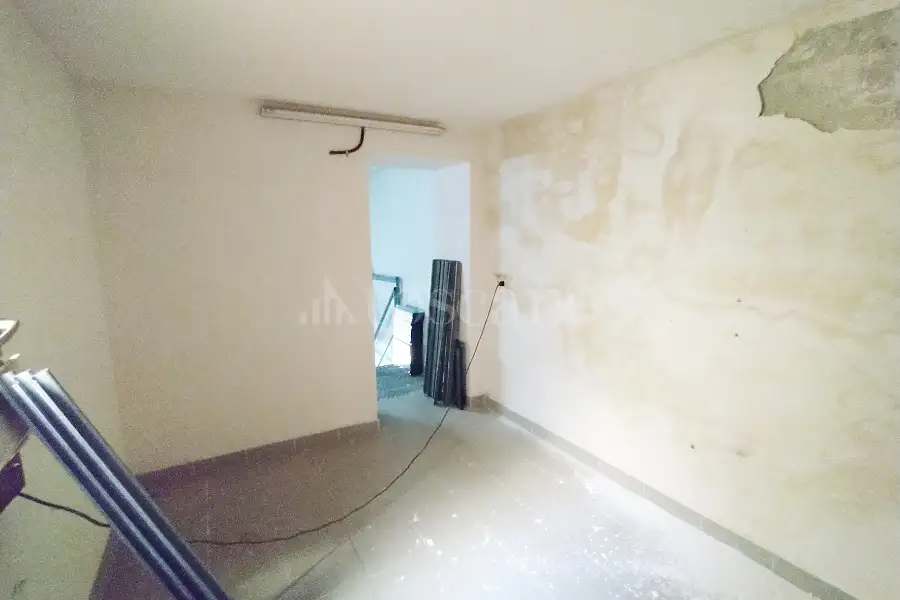 Negozio in vendita di 58 mq a €64.000 (rif. 84/2026)