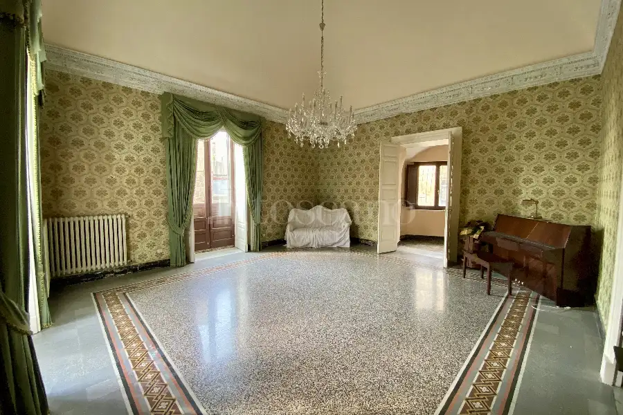 Casa Indipendente in vendita di 300 mq a €249.000 (rif. 103/2025)