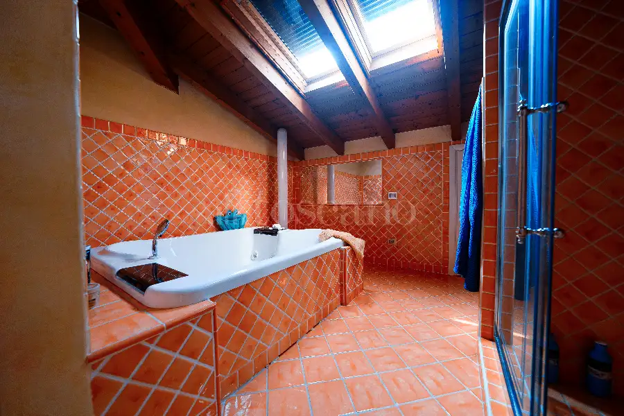 Casa Indipendente in vendita di 340 mq a €1.490.000 (rif. 24/2026)