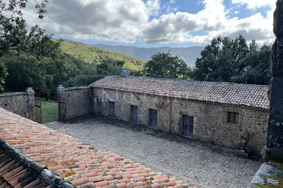 Casale in vendita di 860 mq trattativa riservata (rif. 258/2025)