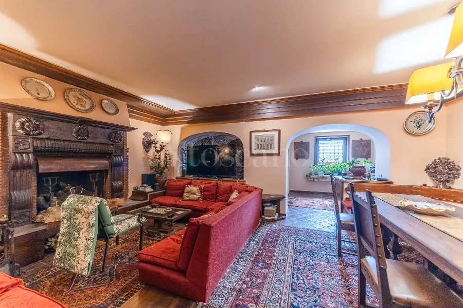Villa in vendita di 750 mq a €1.950.000 (rif. 53/2026)
