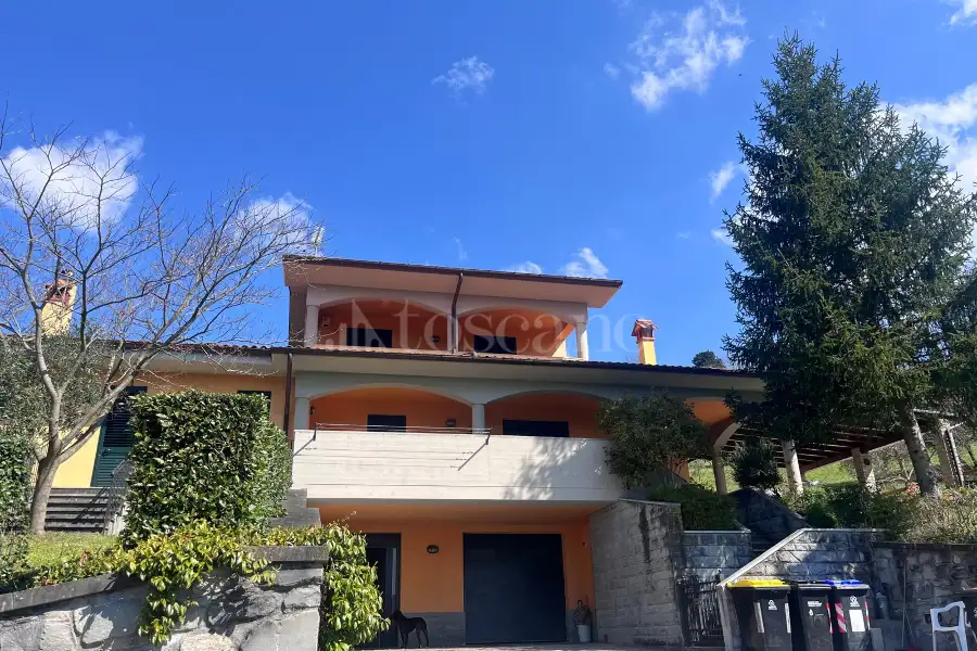 Villa in vendita di 300 mq a €825.000 (rif. 24/2025)