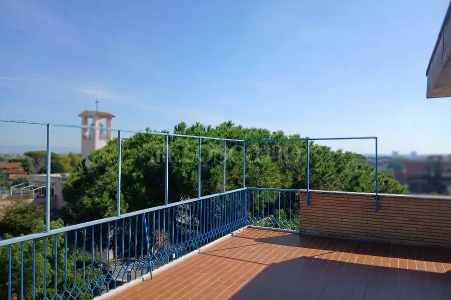 Attico in vendita di 210 mq a €630.000 (rif. 36/2026)
