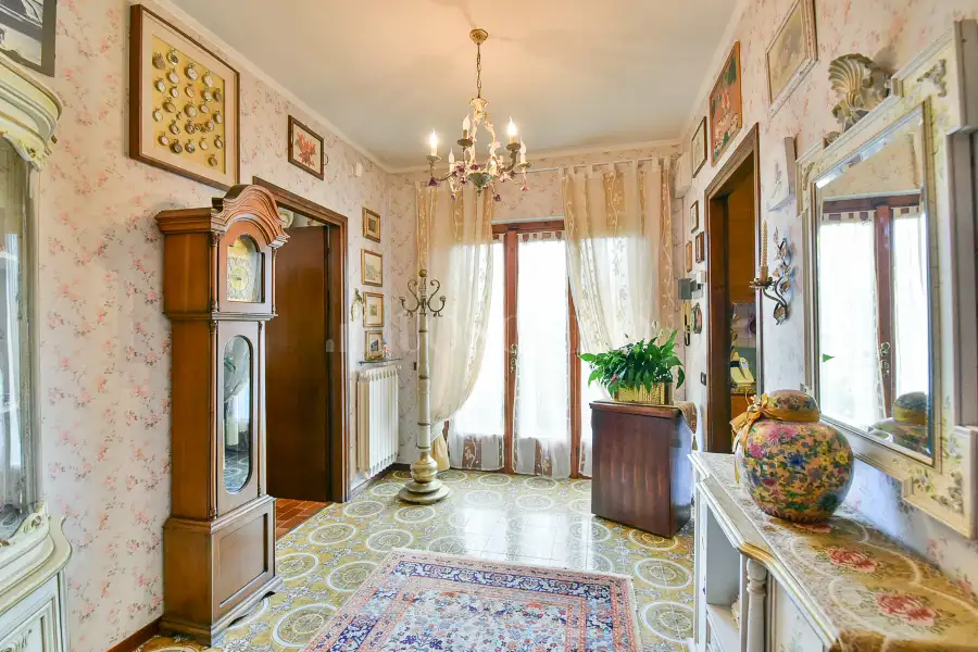 Casa Indipendente in vendita di 280 mq a €680.000 (rif. 26/2024)