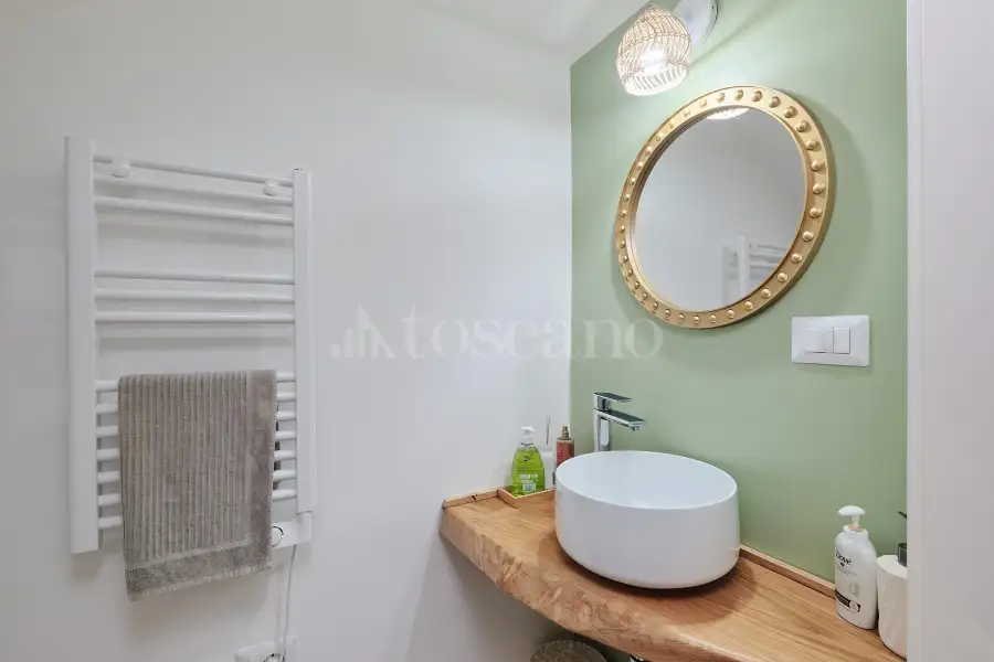 Villa in vendita di 259 mq a €1.100.000 (rif. 2/2026)