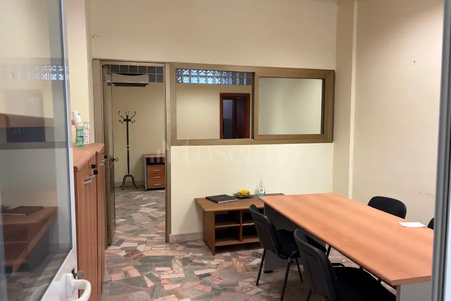 Negozio in affitto di 53 mq a €1.100 (rif. 16/2025)