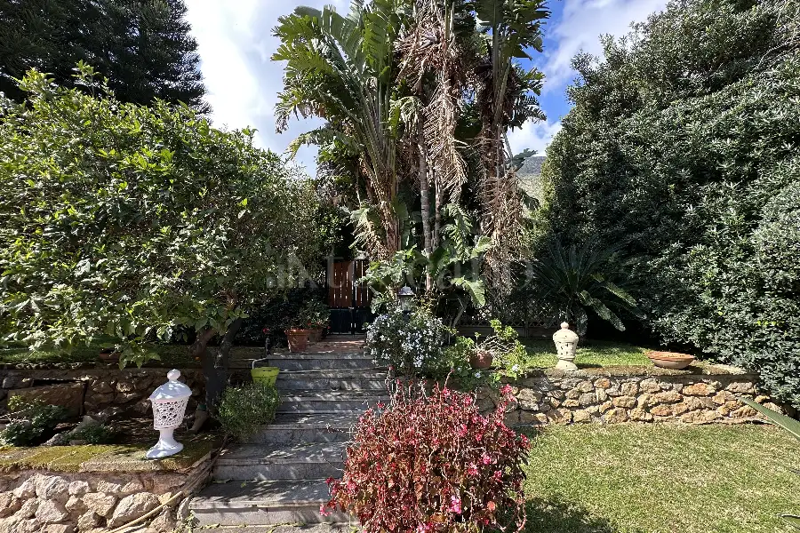 Villa in vendita di 212 mq a €429.000 (rif. 14/2026)
