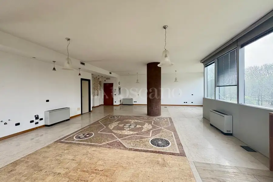 Ufficio in vendita di 115 mq a €350.000 (rif. 7/2026)