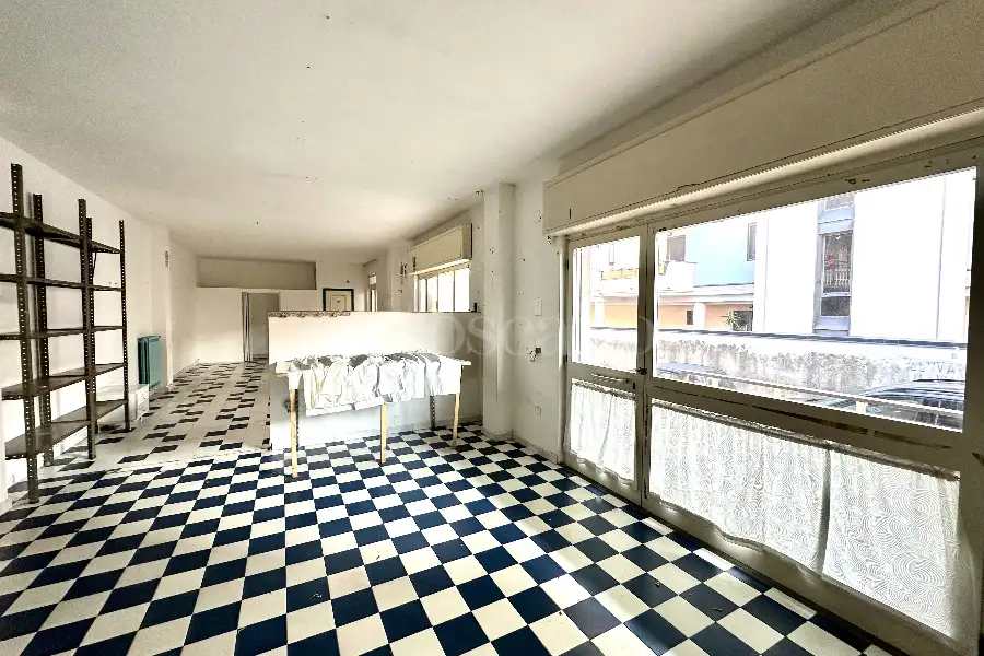 Negozio in affitto di 70 mq a €500 (rif. 14/2026)