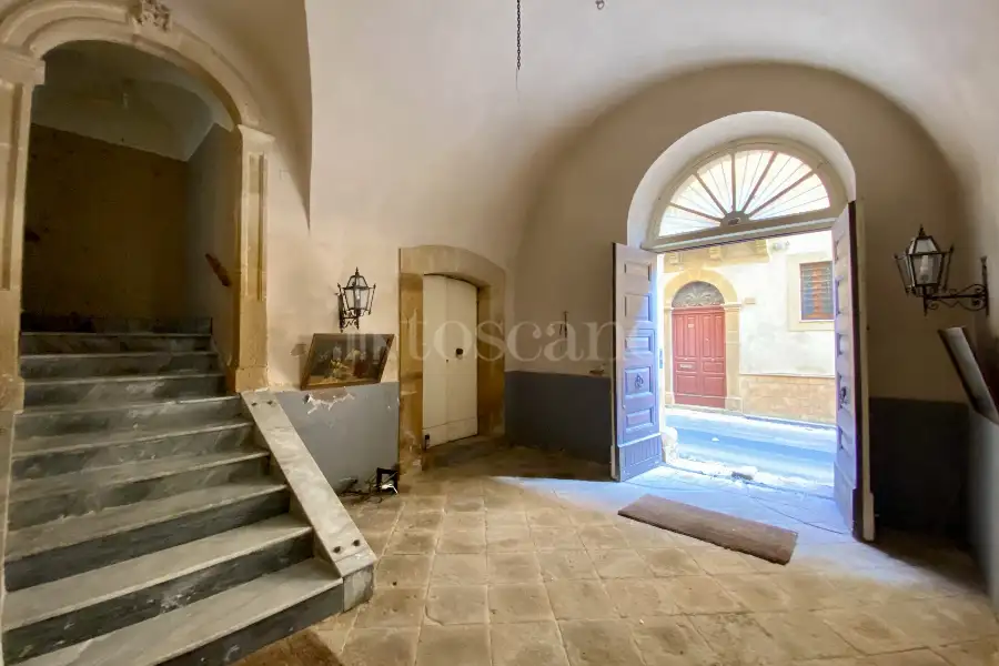 Casa Indipendente in vendita di 300 mq a €249.000 (rif. 103/2025)