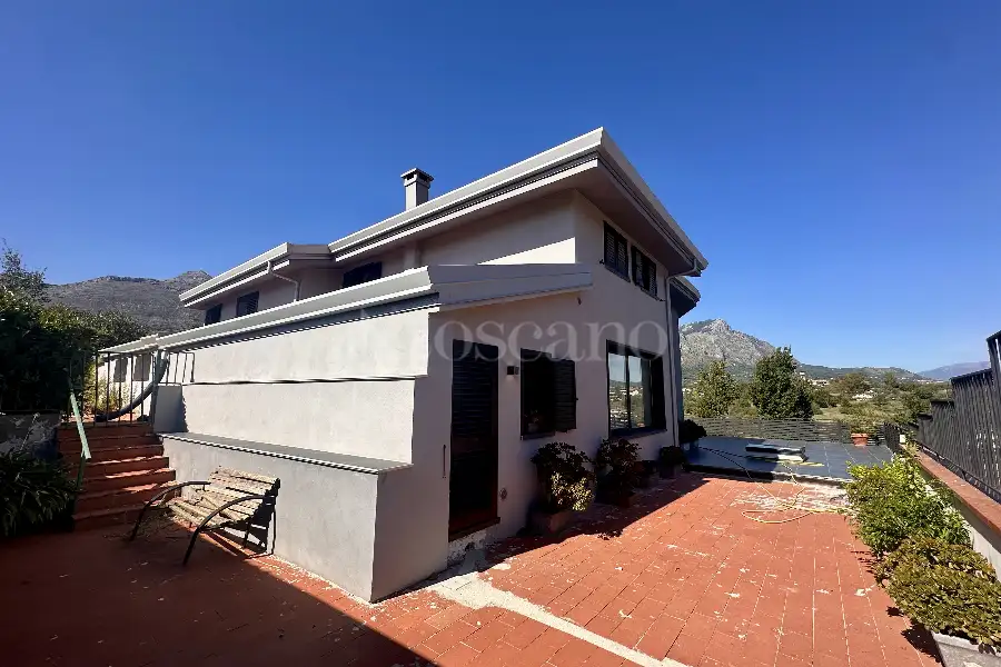 Villa in vendita di 350 mq a €439.000 (rif. 27/2025)