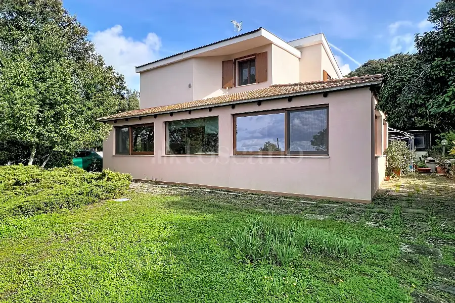 Villa in vendita di 342 mq a €430.000 (rif. 196/2025)