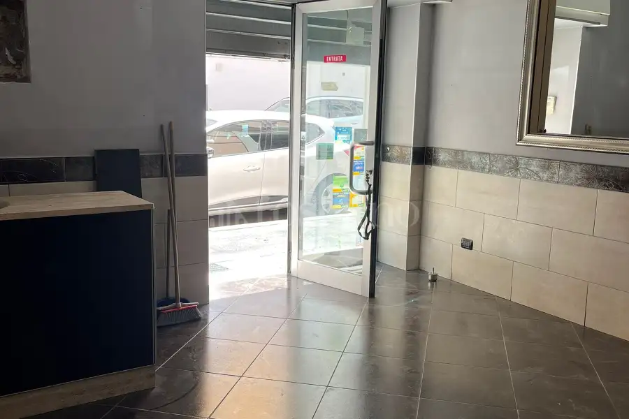 Negozio in affitto di 30 mq a €780 (rif. 19/2026)