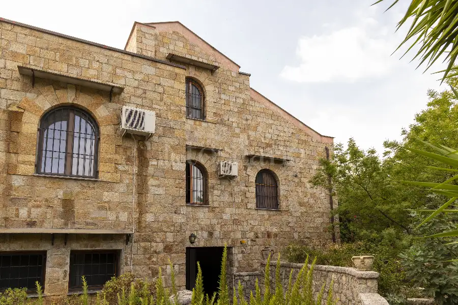Villa in vendita di 920 mq a €1.800.000 (rif. 43/2025)