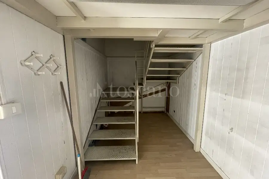 Negozio in affitto di 250 mq a €6.800 (rif. 18/2026)