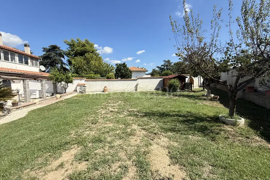 Villa Bifamiliare in vendita di 200 mq a €499.000 (rif. 10/2025)