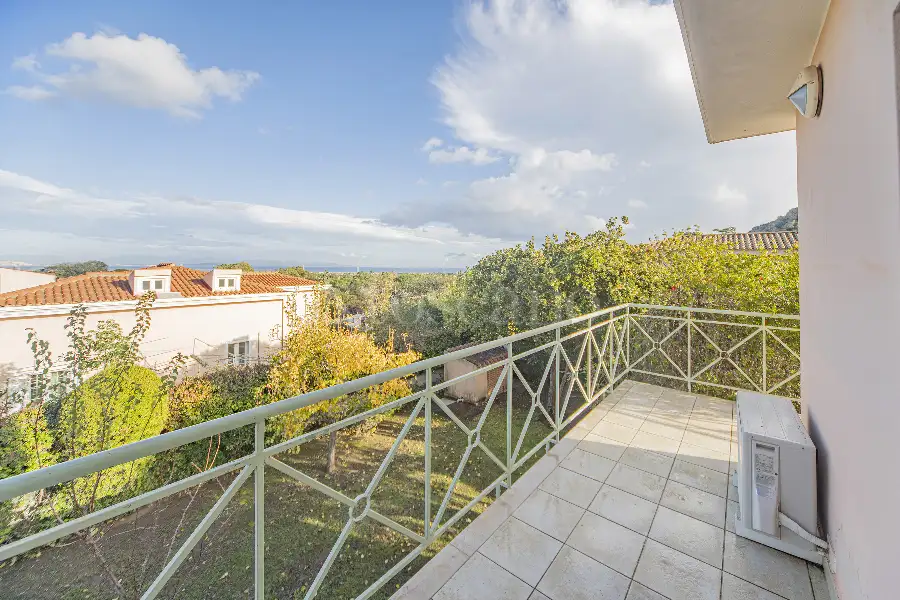 Villa in vendita di 500 mq a €990.000 (rif. 100/2025)