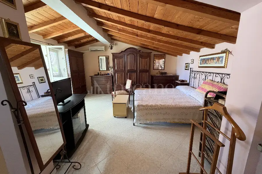 Casa Indipendente in vendita di 220 mq a €330.000 (rif. 148/2026)