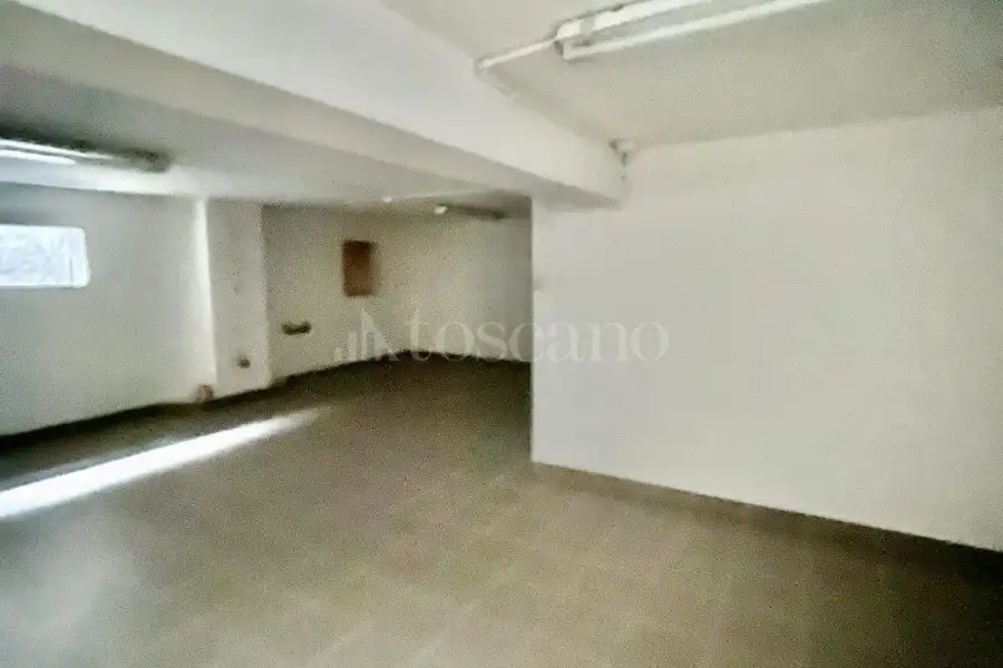 Negozio in affitto di 130 mq a €900 (rif. 8/2026)