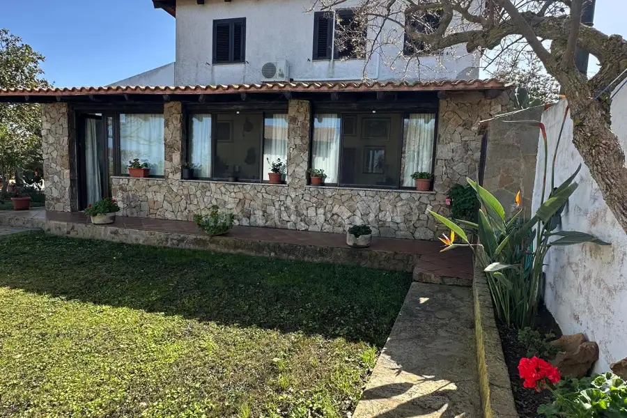 Villa in vendita di 300 mq a €290.000 (rif. 50/2025)