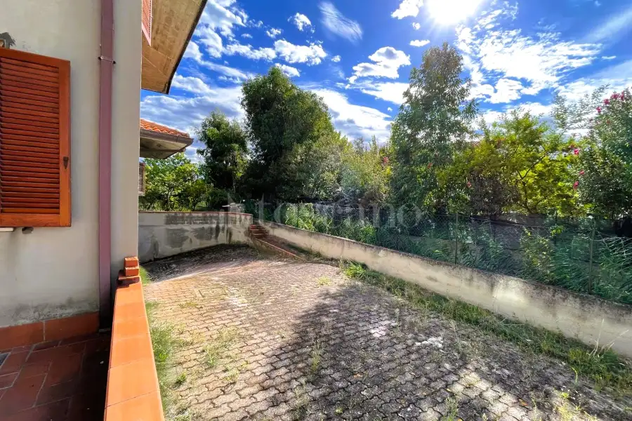 Villa in vendita di 305 mq a €650.000 (rif. 12/2025)