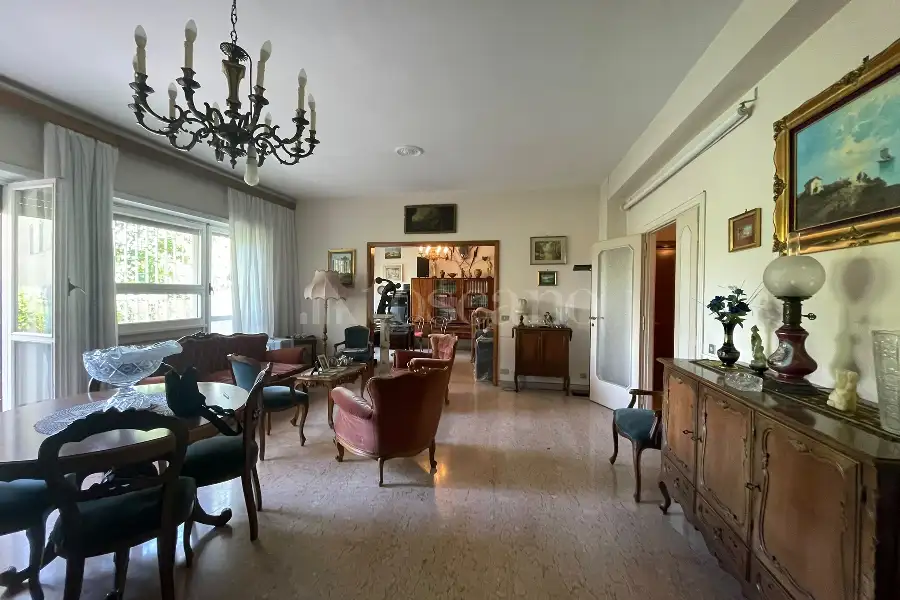 Casa in vendita di 210 mq a €820.000 (rif. 21/2026)
