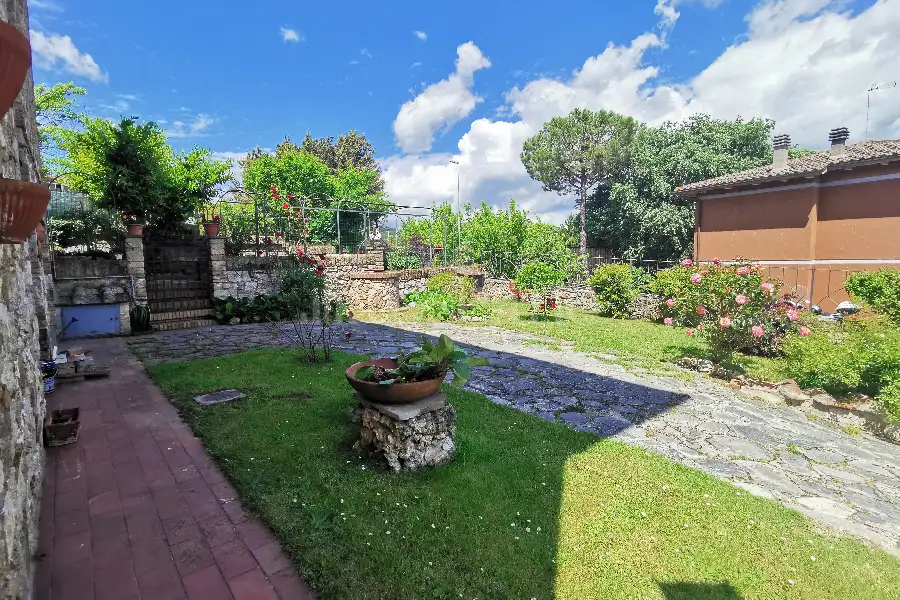 Villa Bifamiliare in vendita di 150 mq a €330.000 (rif. 7/2024)