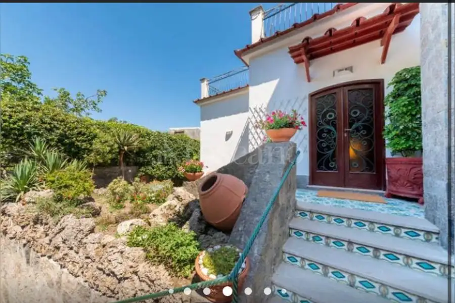 Villa in vendita di 500 mq a €1.080.000 (rif. 46/2025)
