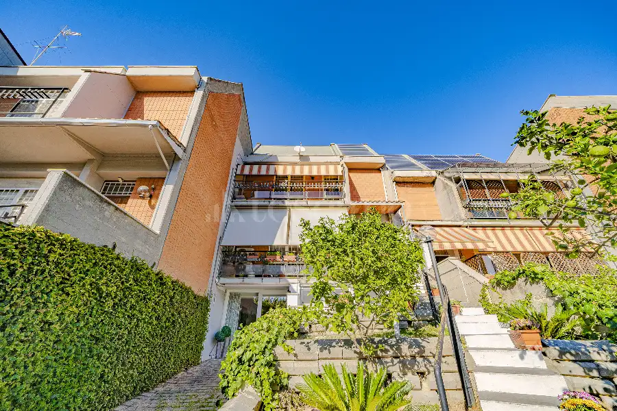 Casa in vendita di 220 mq a €799.000 (rif. 35/2026)