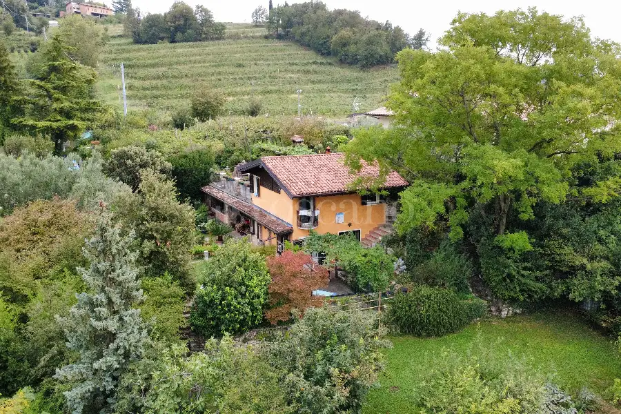 Casa Indipendente in vendita di 90 mq a €780.000 (rif. 57/2026)