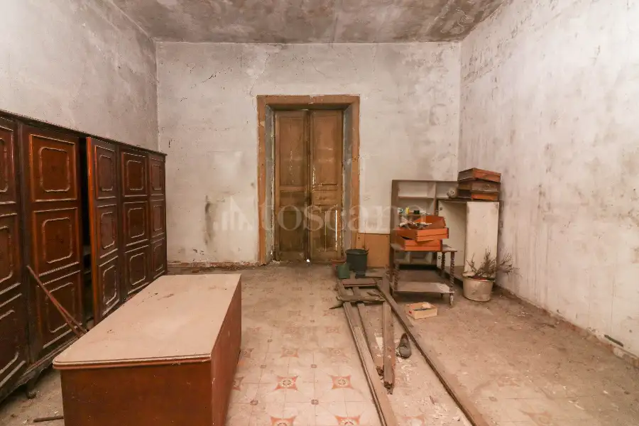 Casa Indipendente in vendita di 600 mq a €350.000 (rif. 27/2024)