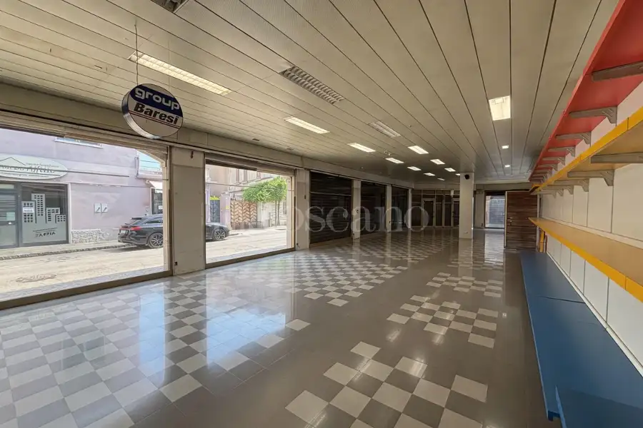 Negozio in vendita di 1.200 mq a €650.000 (rif. 20/2026)