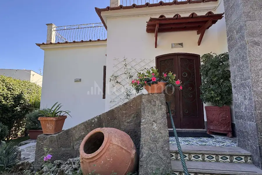 Villa in vendita di 500 mq a €1.080.000 (rif. 46/2025)