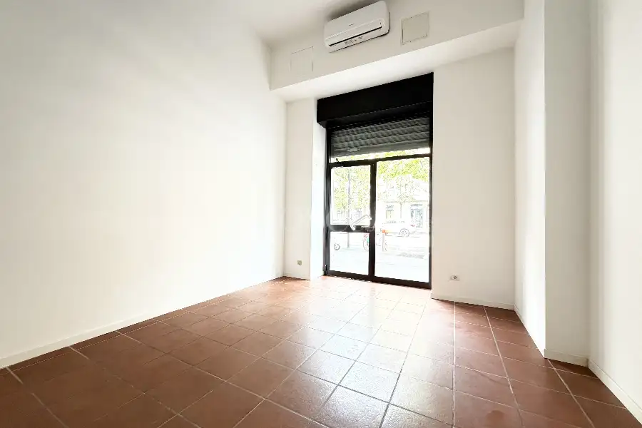 Negozio in affitto di 40 mq a €1.600 (rif. 22/2026)