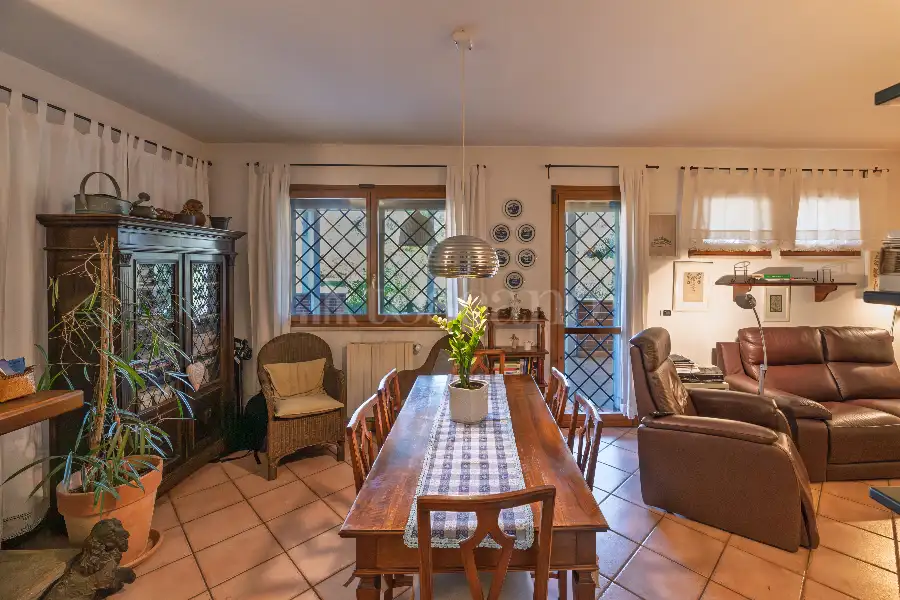 Villino a Schiera in vendita di 260 mq a €450.000 (rif. 28/2025)