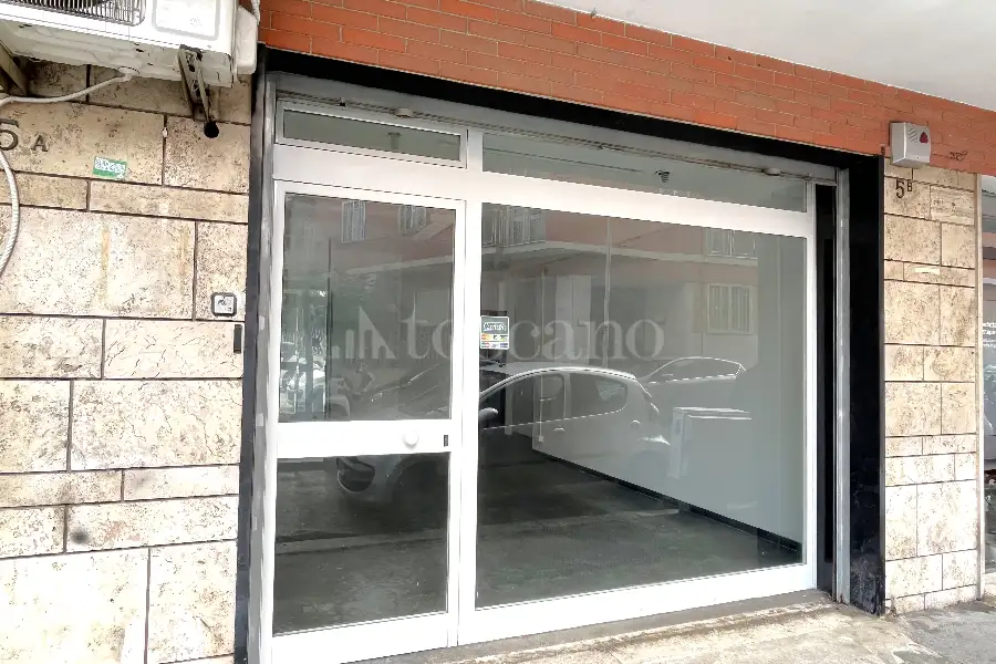 Negozio in vendita di 30 mq a €75.000 (rif. 4/2026)