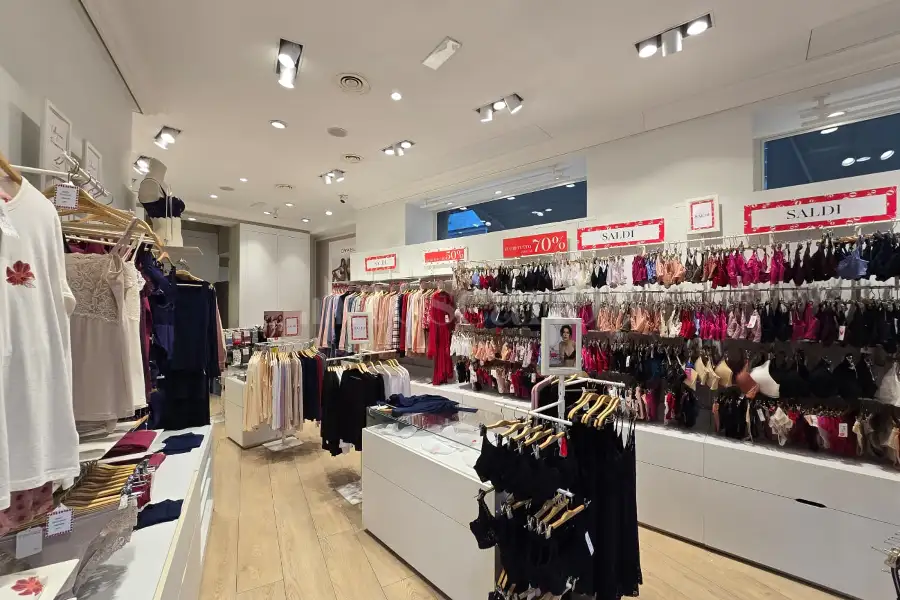 Negozio in vendita di 47 mq a €300.000 (rif. 2/2026)