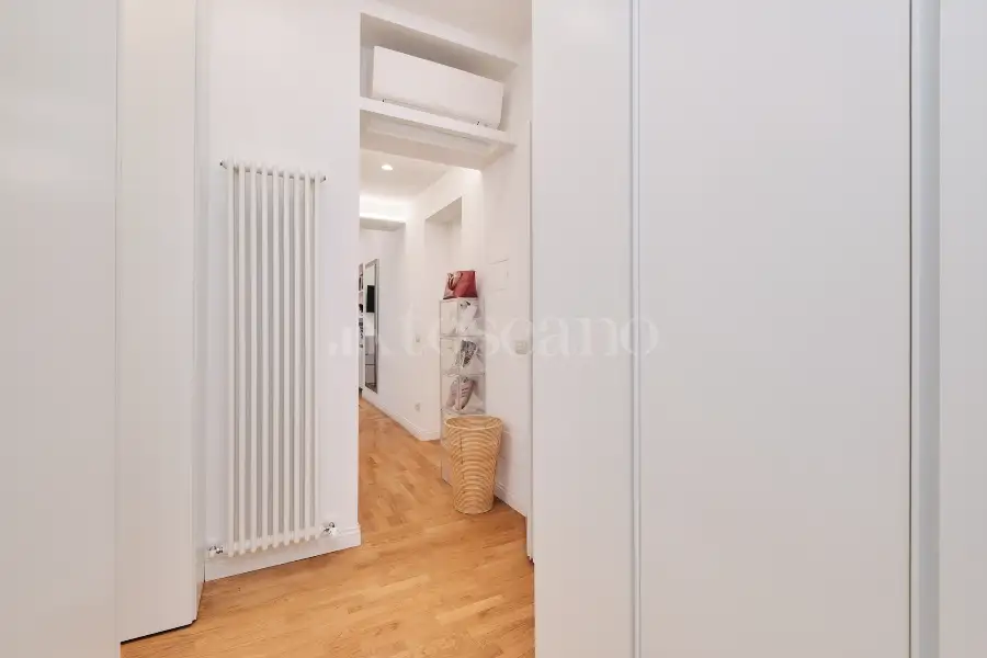 Villa Bifamiliare in vendita di 510 mq a €1.850.000 (rif. 30/2026)