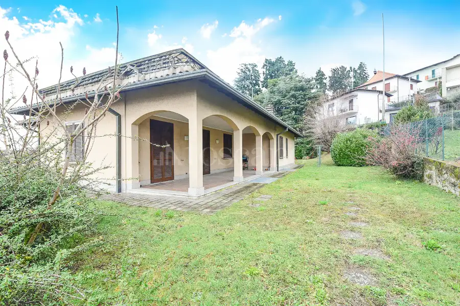Villa in vendita di 325 mq a €540.000 (rif. 3/2026)
