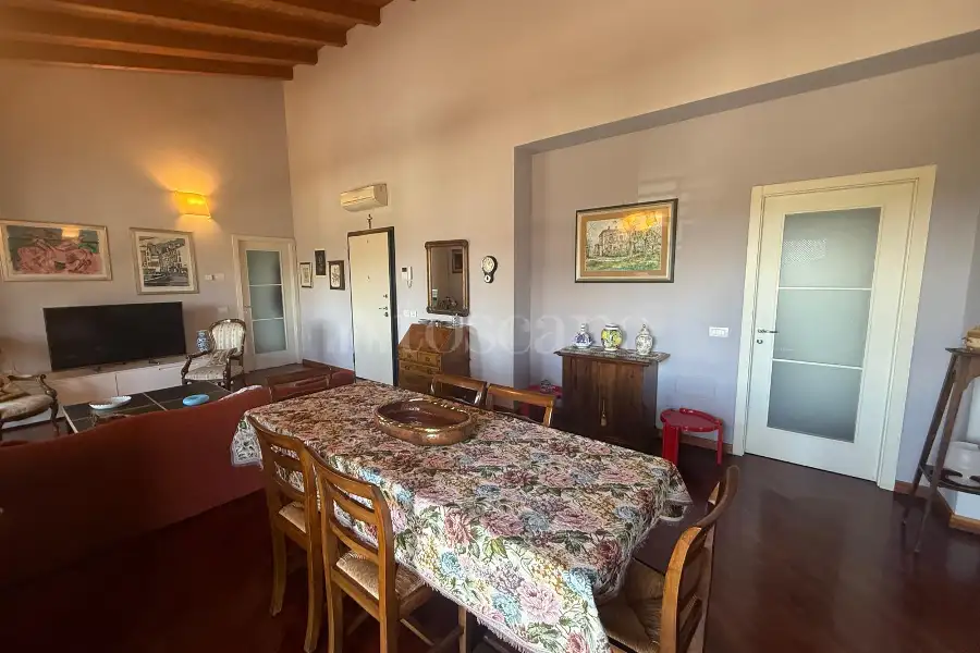 Attico in vendita di 156 mq a €525.000 (rif. 28/2026)