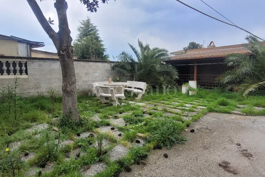 Casa Indipendente in vendita di 534 mq a €255.000 (rif. 1/2026)
