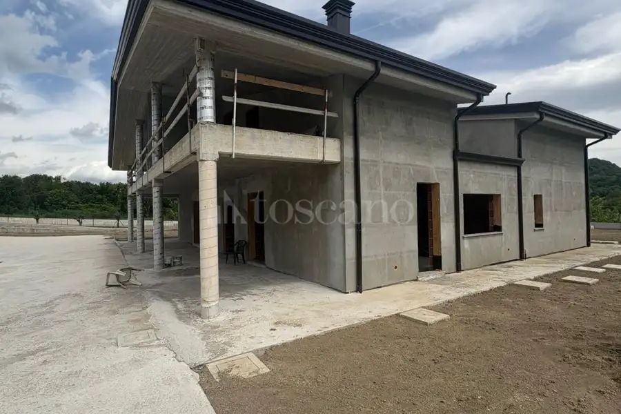 Villa Bifamiliare in vendita di 280 mq a €200.000 (rif. 78/2026)