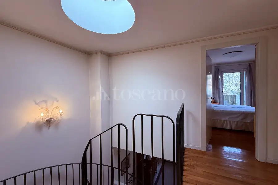 Villa Bifamiliare in vendita di 320 mq a €780.000 (rif. 65/2025)