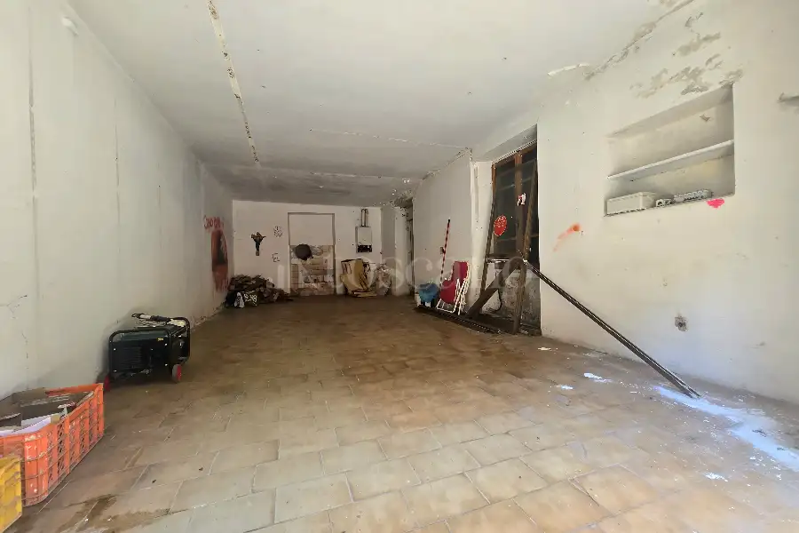 Casa Indipendente in vendita di 350 mq a €163.000 (rif. 30/2025)