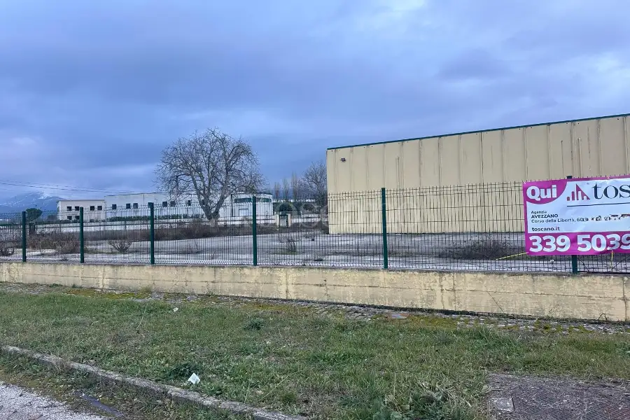 Capannone in affitto di 2.300 mq a €4.000 (rif. 9/2026)