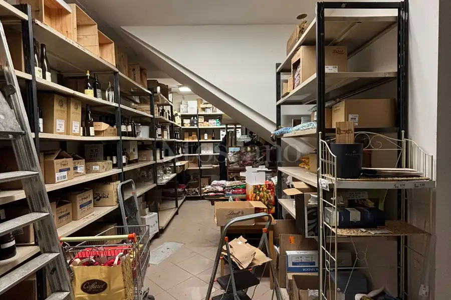Negozio in vendita di 290 mq a €800.000 (rif. 8/2026)
