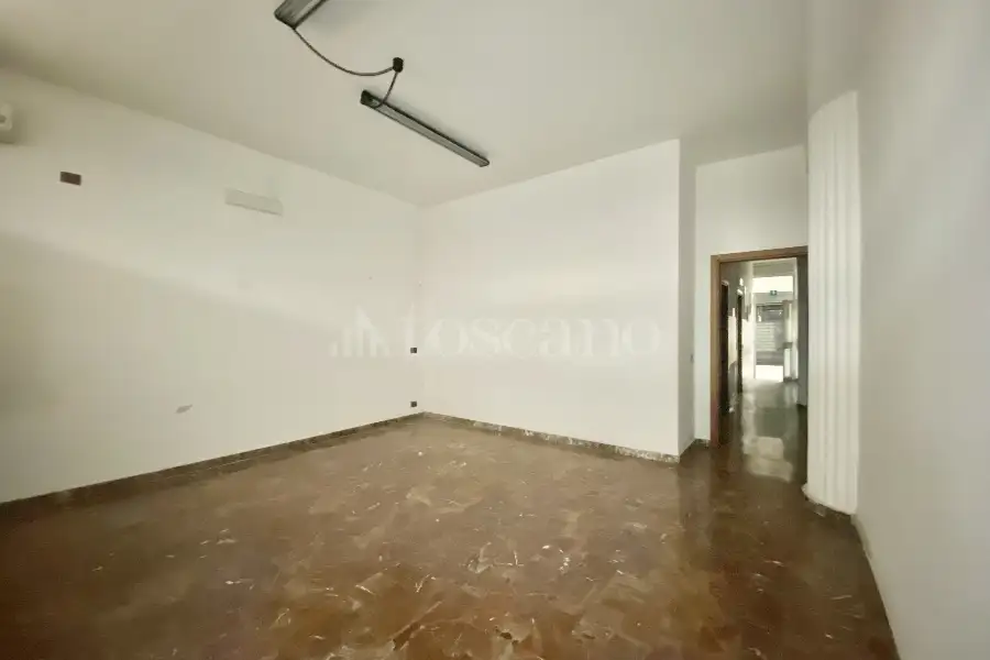Negozio in vendita di 95 mq a €64.000 (rif. 26/2026)