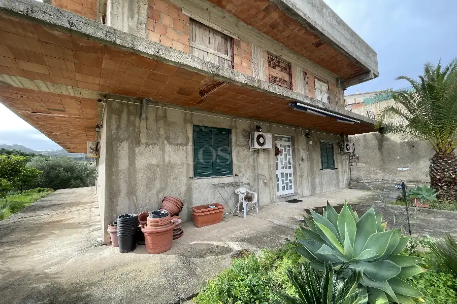 Casa Indipendente in vendita di 382 mq a €450.000 (rif. 2/2026)