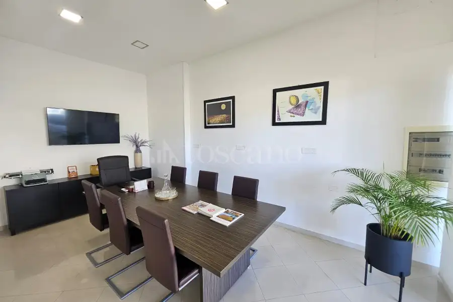 Negozio in vendita di 100 mq a €190.000 (rif. 51/2025)